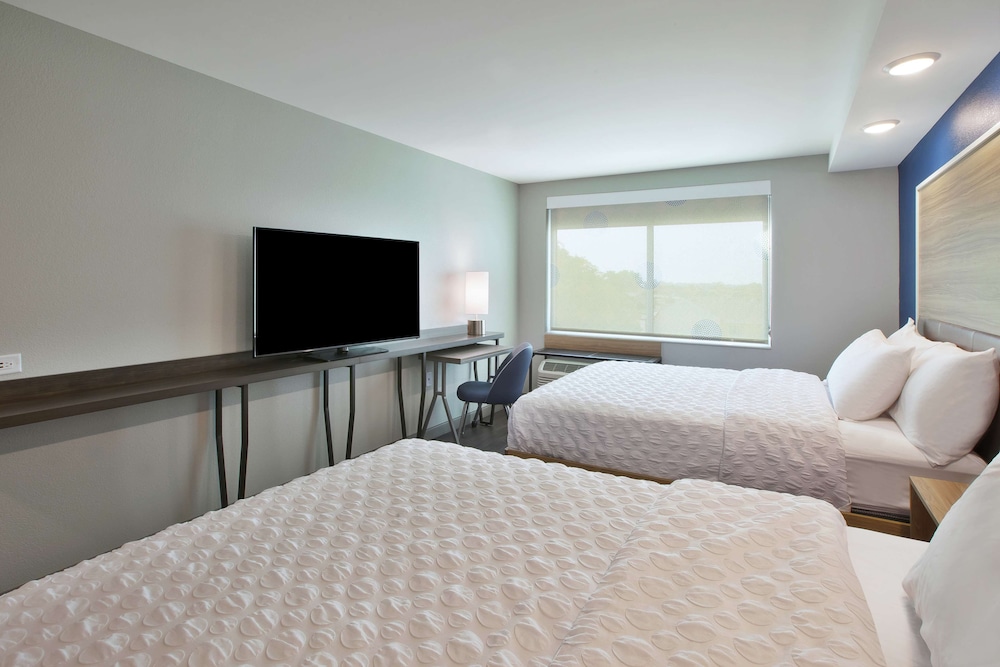 Room, 2 Queen Beds photo 1