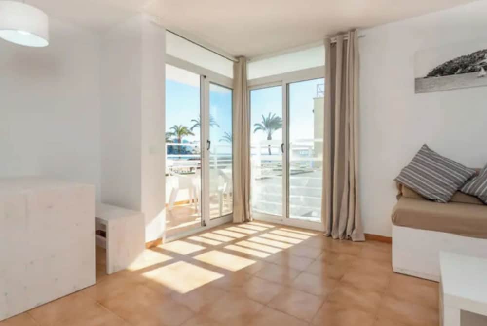 Magaluf beach, Seaview Apartment 105 photo 3