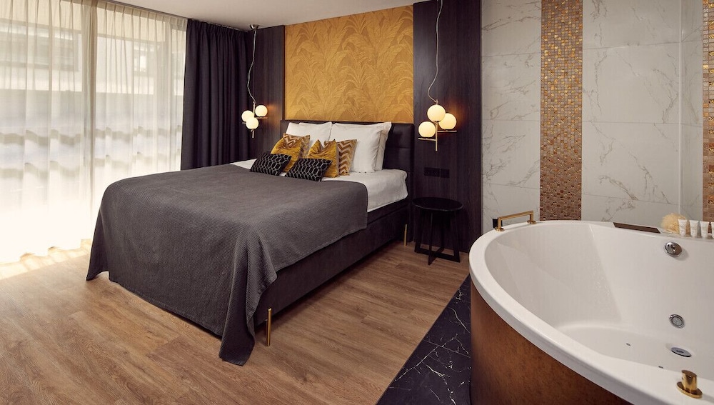 Suite photo 1