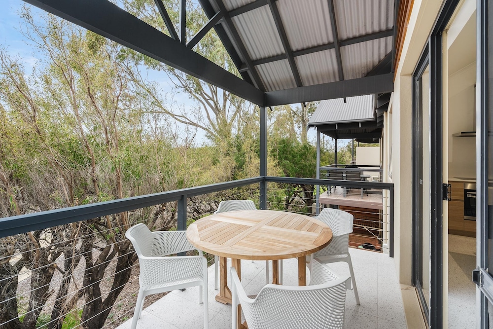 Superior Villa photo 3