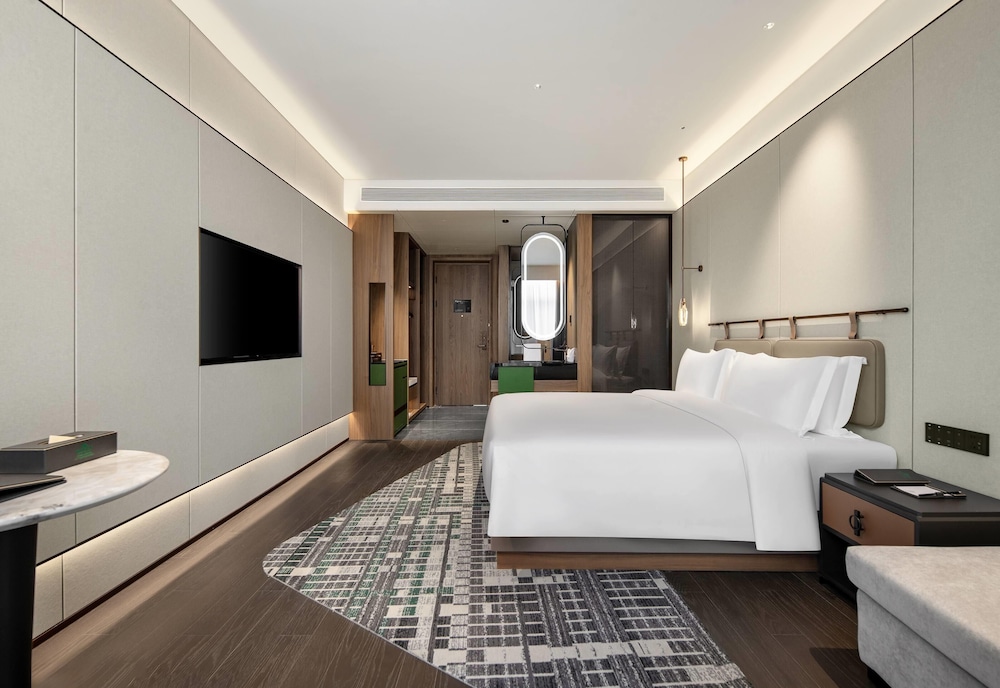 Superior Room, 1 King Bed, Non Smoking, Garden View