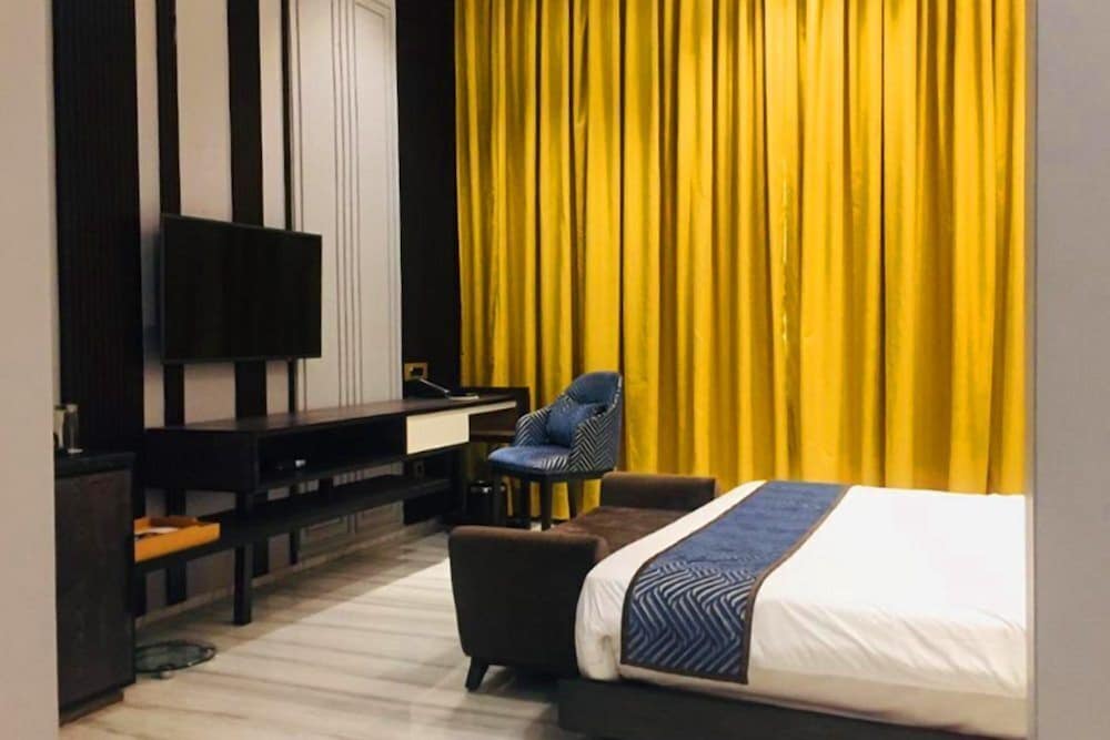 Luxury Suite photo 1