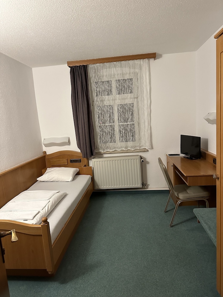 Economy Single Room, 1 Bedroom, Non Smoking photo 3