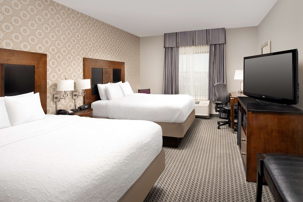 Room, 2 Queen Beds, Accessible, Bathtub (Mobility) - Photo 2