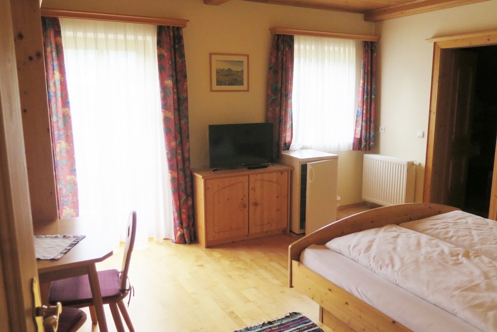 Comfort Room, Bathub, Balcony, Castle View photo 1