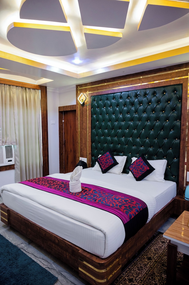 Deluxe Suite - Photo 11