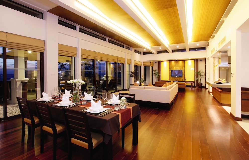 Royal Penthouse, 3 Bedrooms, Jetted Tub, Sea View - Photo 2