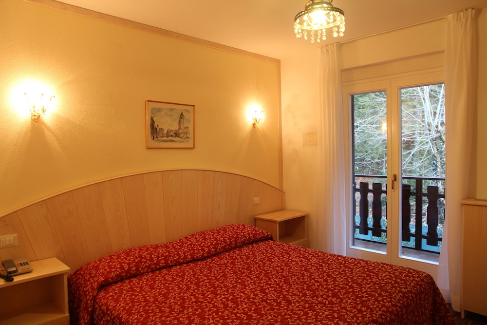 Double or Twin Room, Park View photo 1