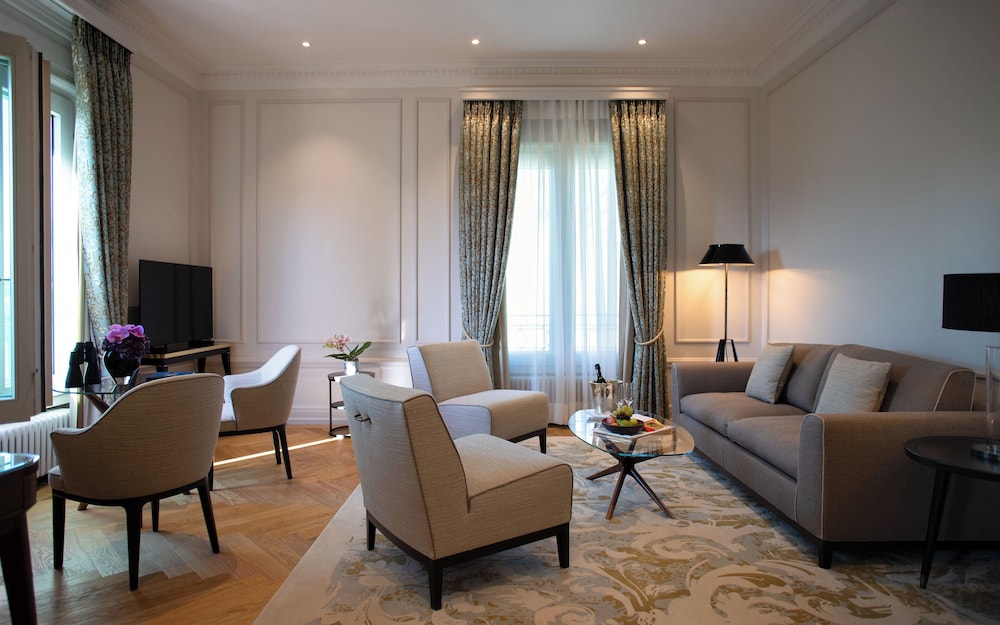 Deluxe Suite - Photo 3