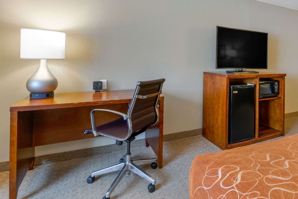 Suite, Multiple Beds, Non Smoking - Photo 6