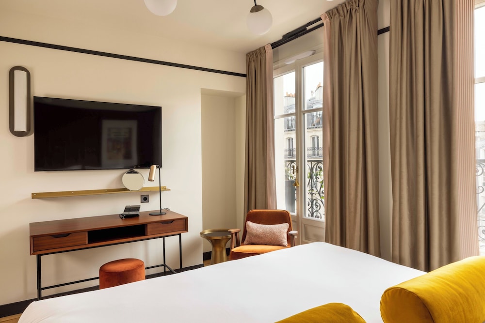 Superior Double Room, City View photo 2