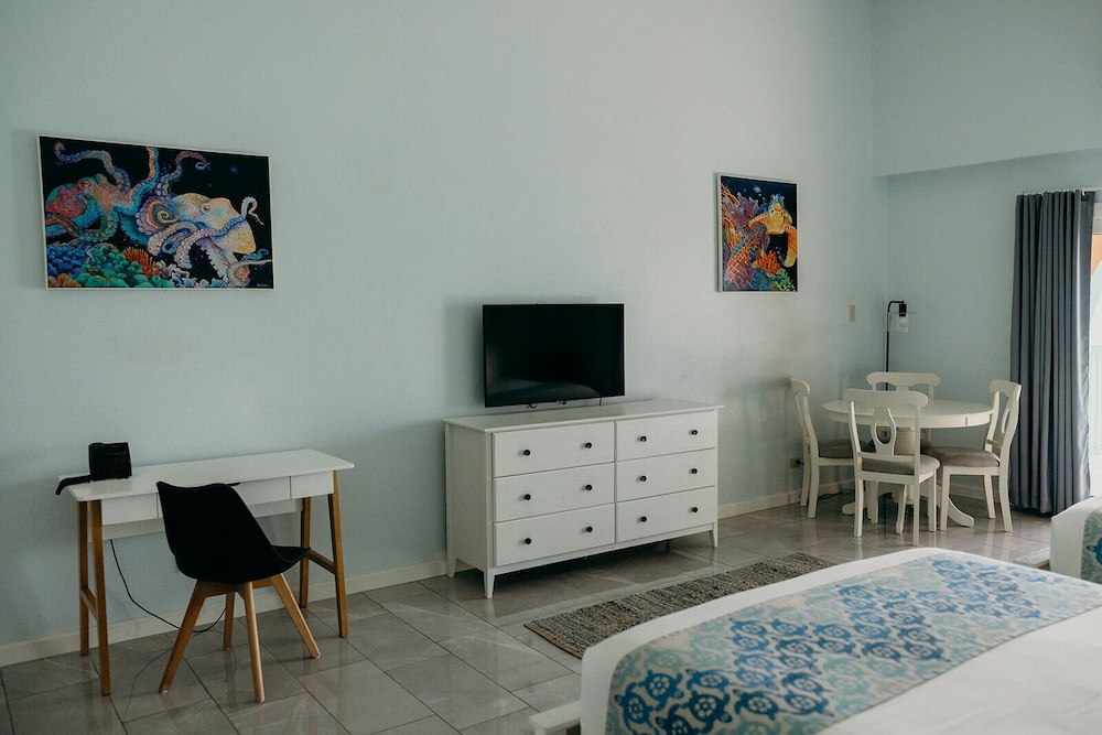 Premium Double Room, 2 Queen Beds, Ocean View photo 3
