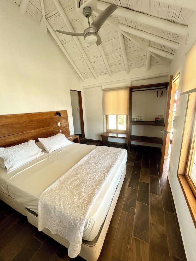Superior Bungalow, 1 Bedroom, Beach View photo 2