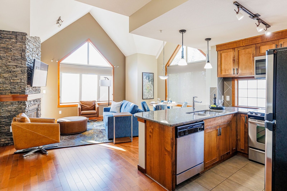 Two Bedroom Suite - Photo 9