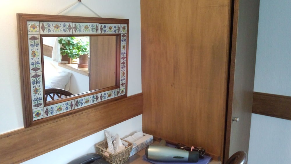 Twin Room, Private Bathroom photo 3