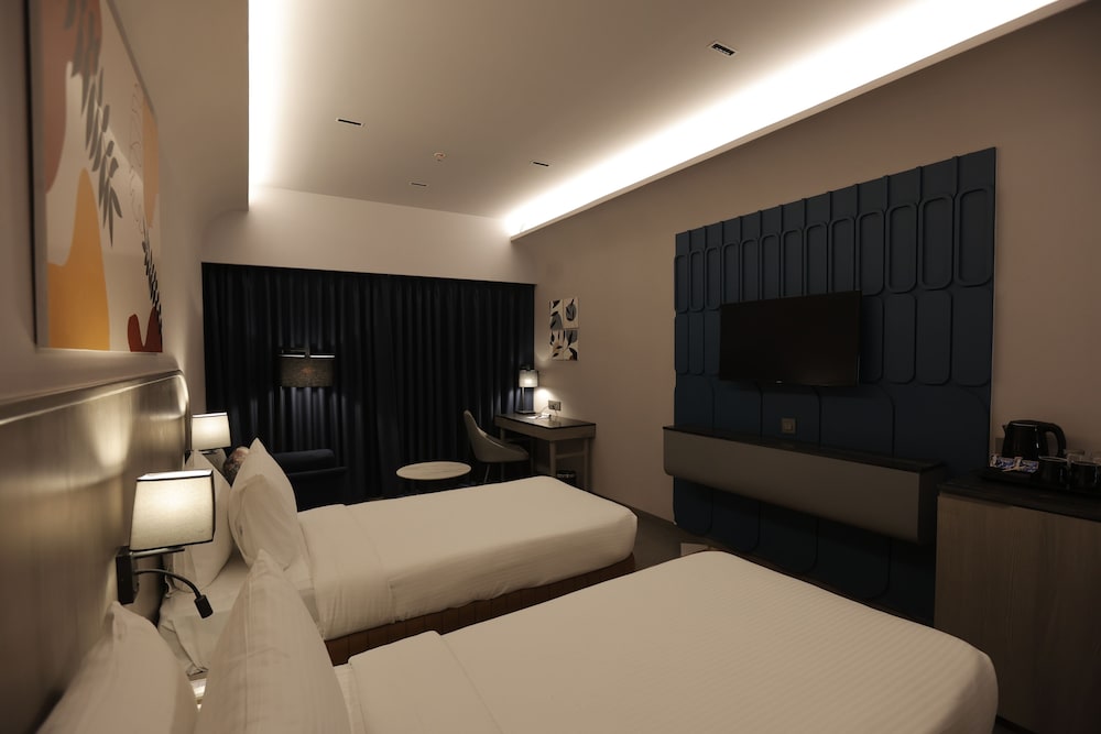 Deluxe Twin Room photo 2
