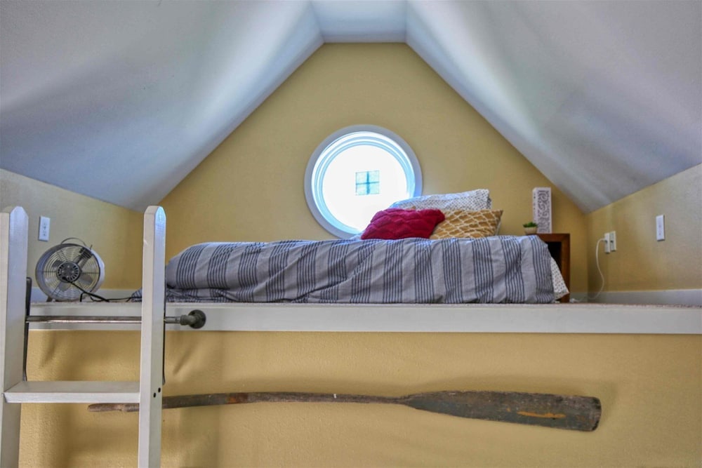 House, 1 Queen Bed (Our Happy Place On The River) photo 2