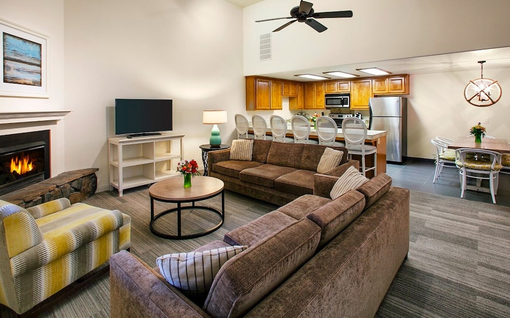 Family Suite, Multiple Beds, Kitchen, Resort View