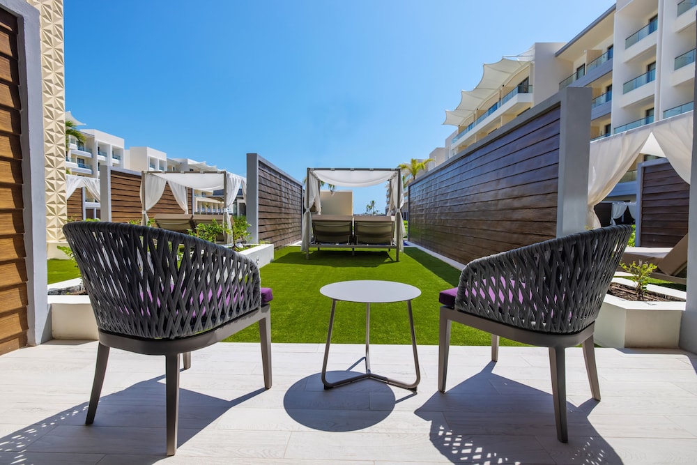 Junior Suite Swim Out - Photo 8
