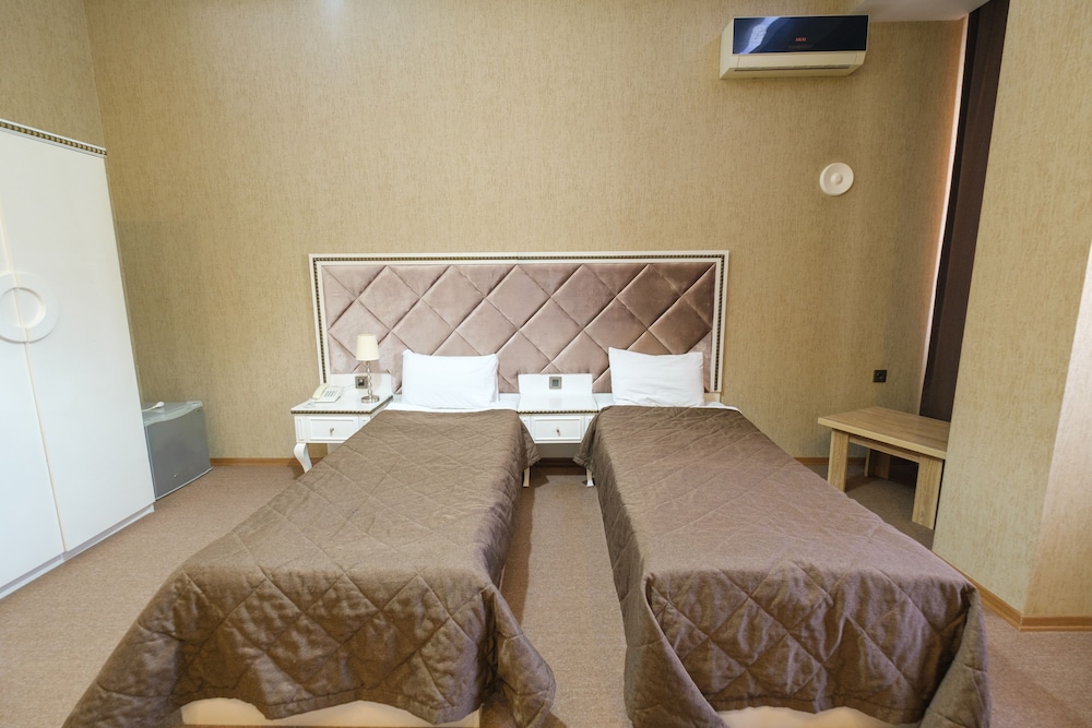 Twin Room - Photo 4