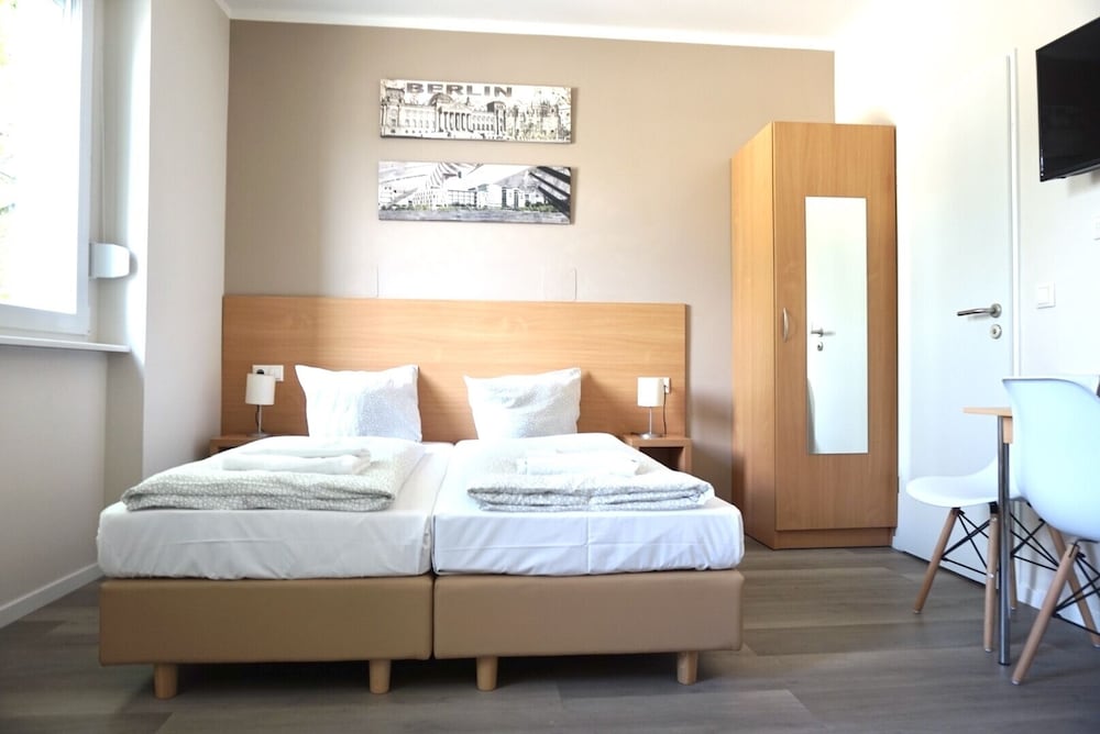 Traditional Apartment, 3 Twin Beds photo 3