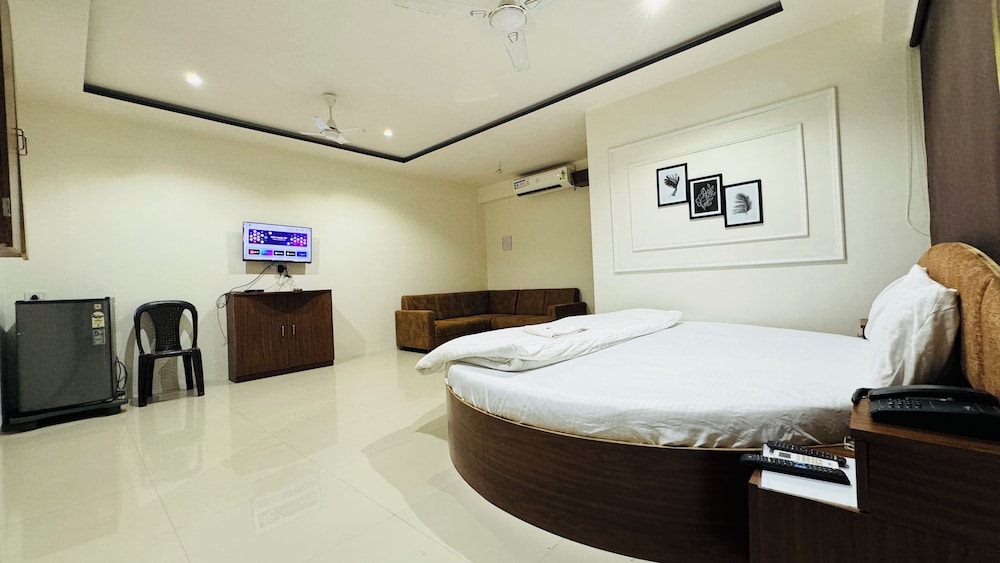 Deluxe Double Room, Balcony, City View