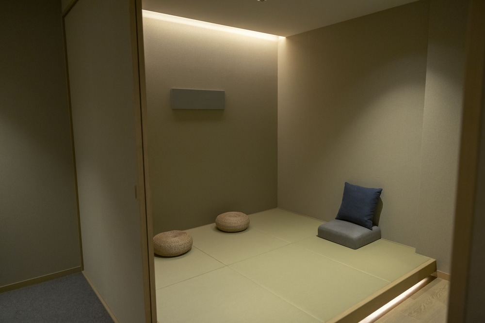 Executive Suite Twin, Non Smoking - Photo 26