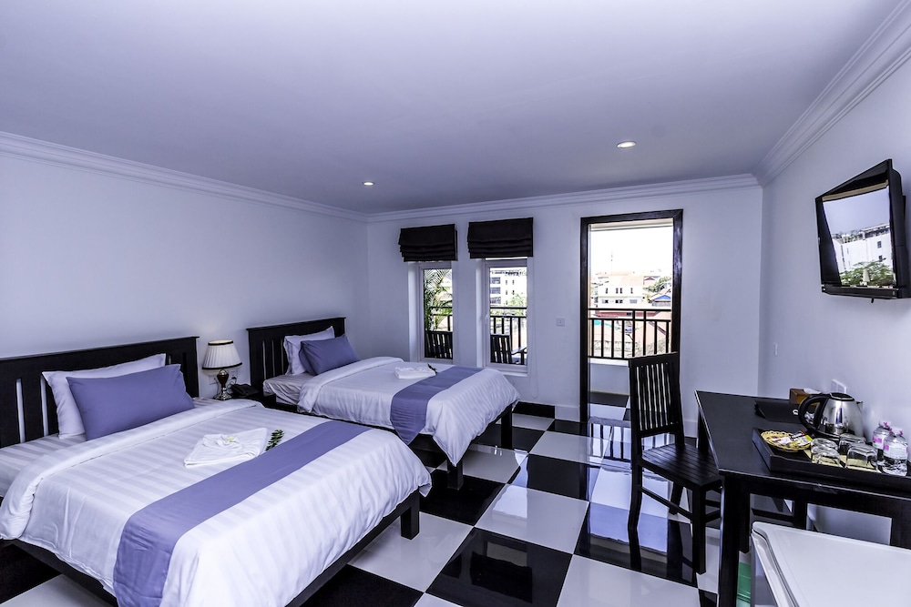 Deluxe Twin Room, Pool View