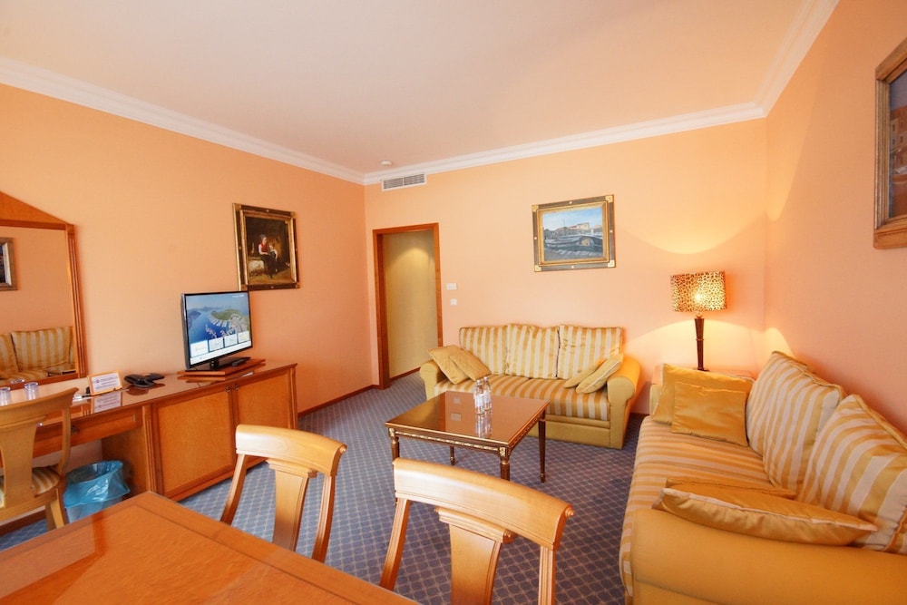 Superior suite with balcony photo 3