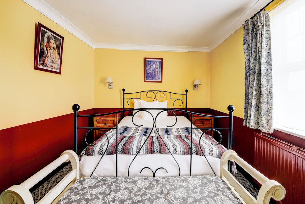 Standard Twin Room - Shared photo 1