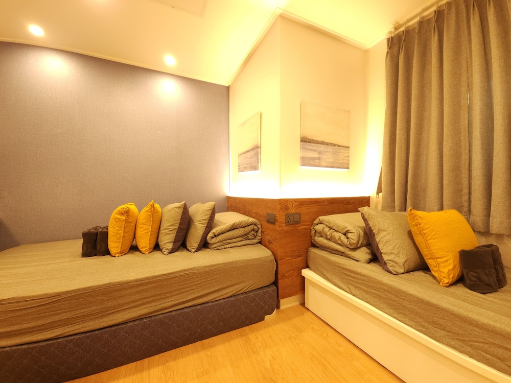 Triple Room 1 Queen, 1 Single - Photo 7