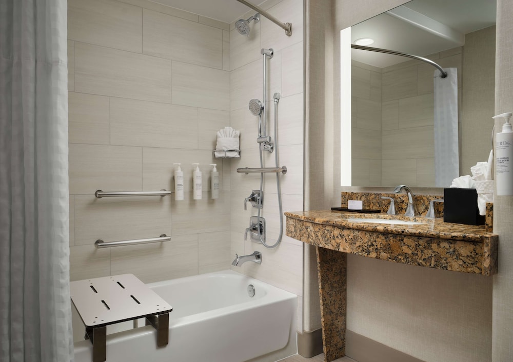 Suite, 1 Queen Bed - Photo 5