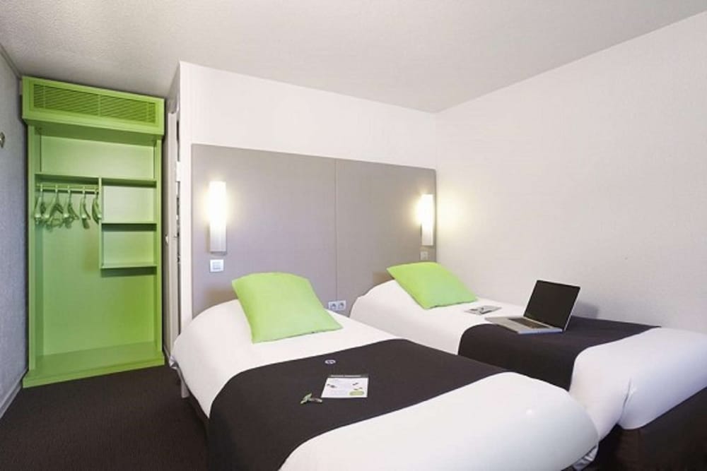 Standard Room, 2 Twin Beds - Photo 1