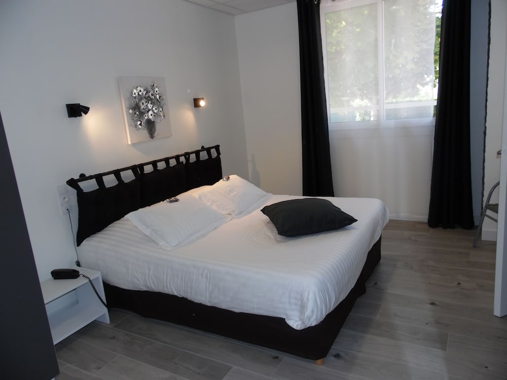 Standard Double Room - Photo 3