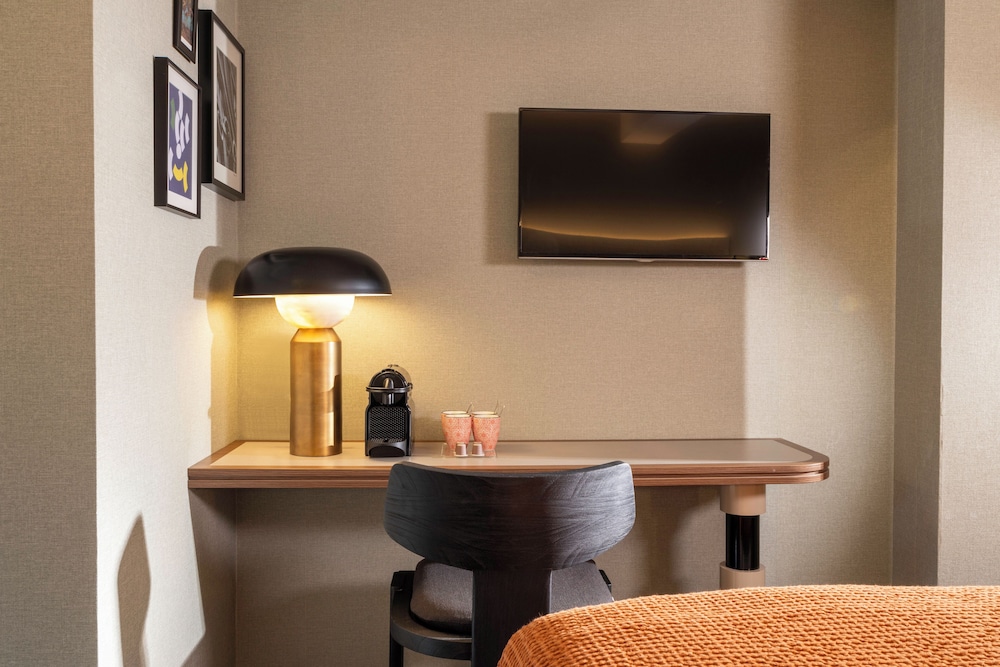 Deluxe Double Room - Photo 19