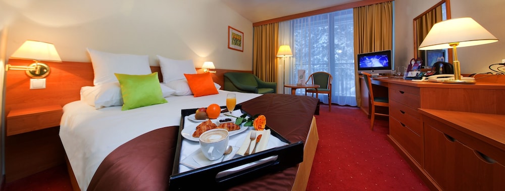 Standard Room, 1 Queen Bed with Sofa bed photo 2
