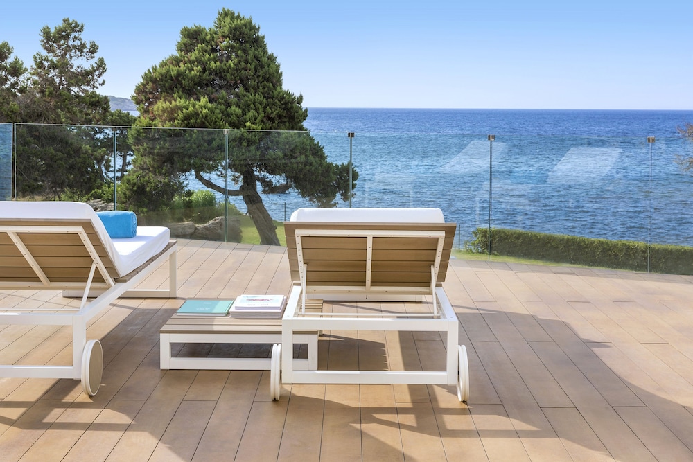 Junior suite, jacuzzi, vista al mar (extra ME - terraza) Junior suite, jacuzzi, vista al mar (extra ME - terraza)