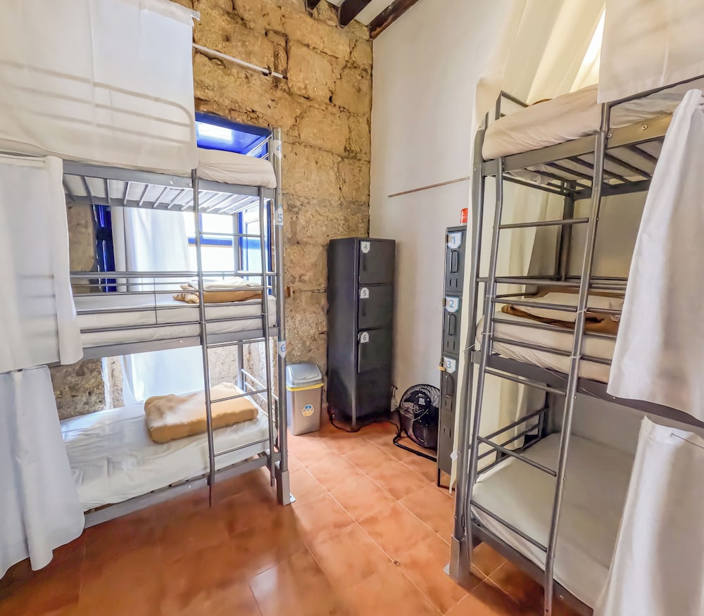 Dormitorio Compartido Estándar, Dormitorio Mixto