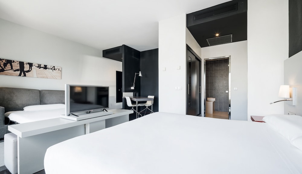 Family Room, Terrace - Photo 1
