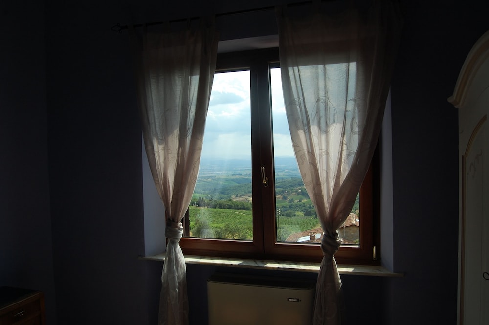 Deluxe Double Room, 2 Twin Beds, Private Bathroom, Tower photo 2