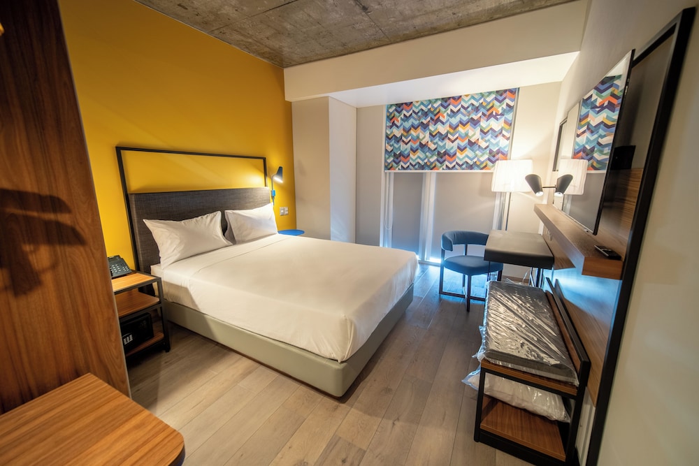 Standard Room, 1 Queen Bed