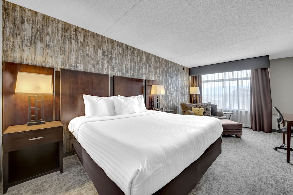 Room, 1 King Bed, Mountain View (No Pets) - Photo 1