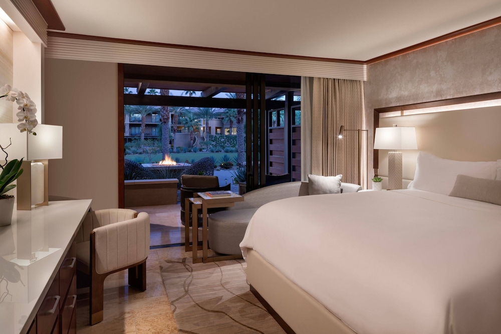 Room, 1 King Bed, Patio - Photo 1