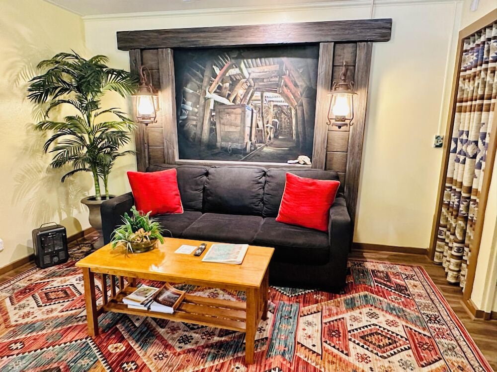 6-Crazy Horse Suite photo 3