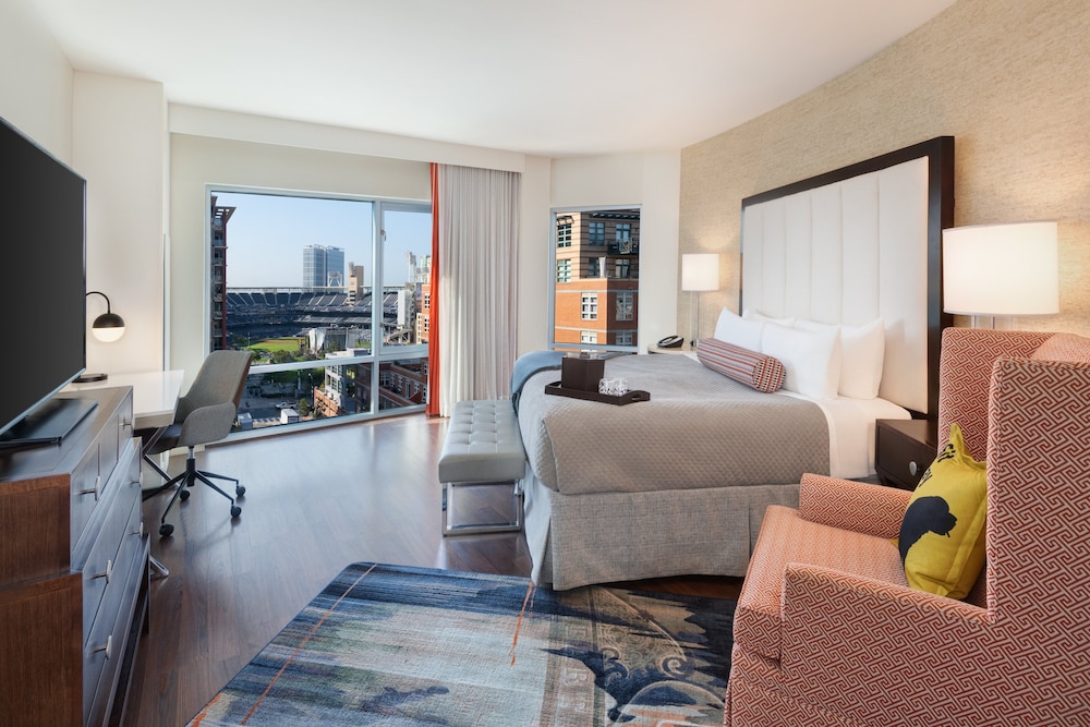 Suite, 1 King Bed, Terrace, Park View (Petco Park Terrace View) photo 1