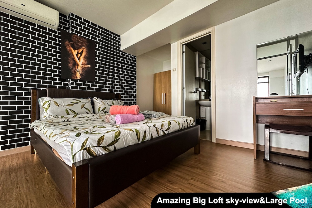 Luxury Loft, 1 Bedroom, Balcony, City View photo 2