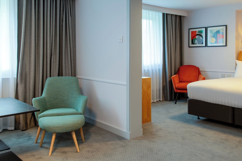Suite, 1 Double Bed with Sofa bed - Photo 10