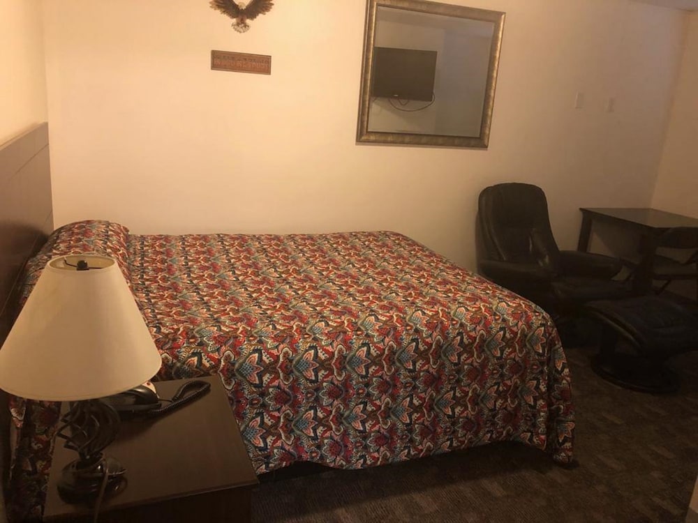 Standard Room, 1 Queen Bed - Photo 1