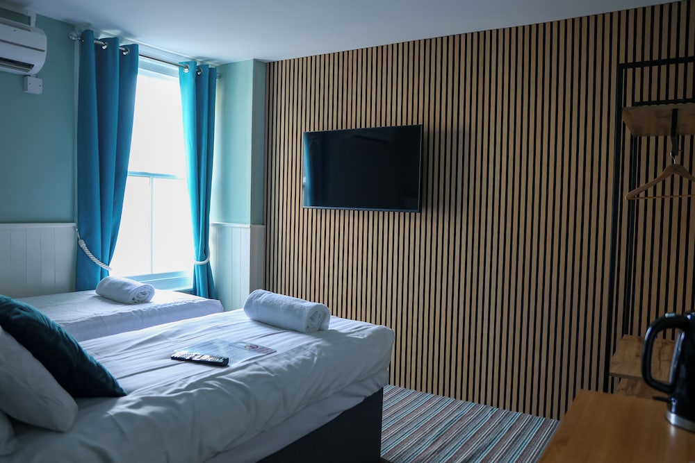 Standard Double or Twin Room - Photo 4