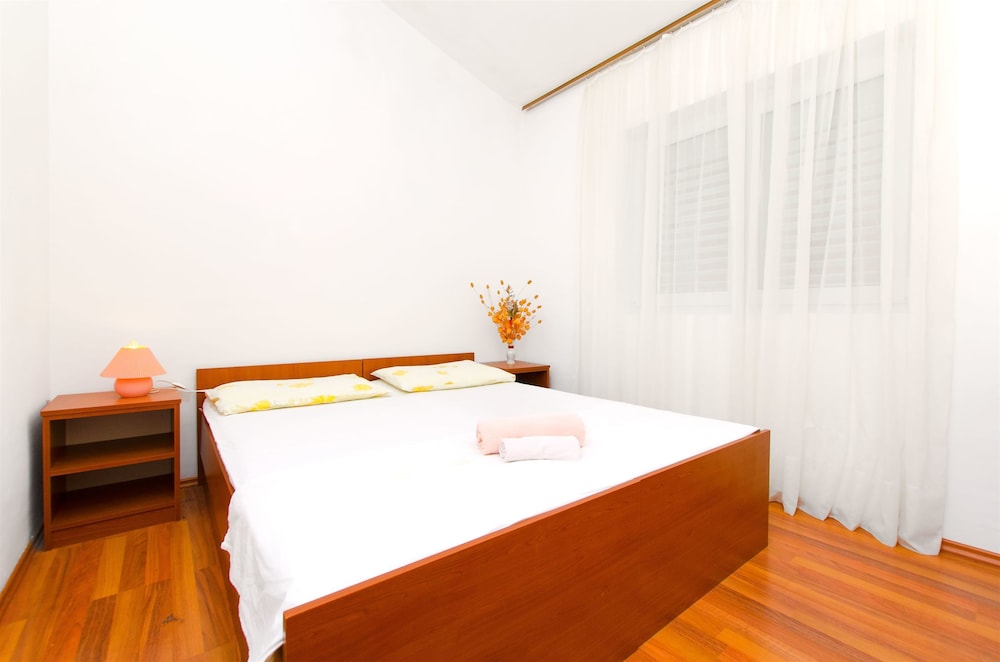 Apartment (A1)